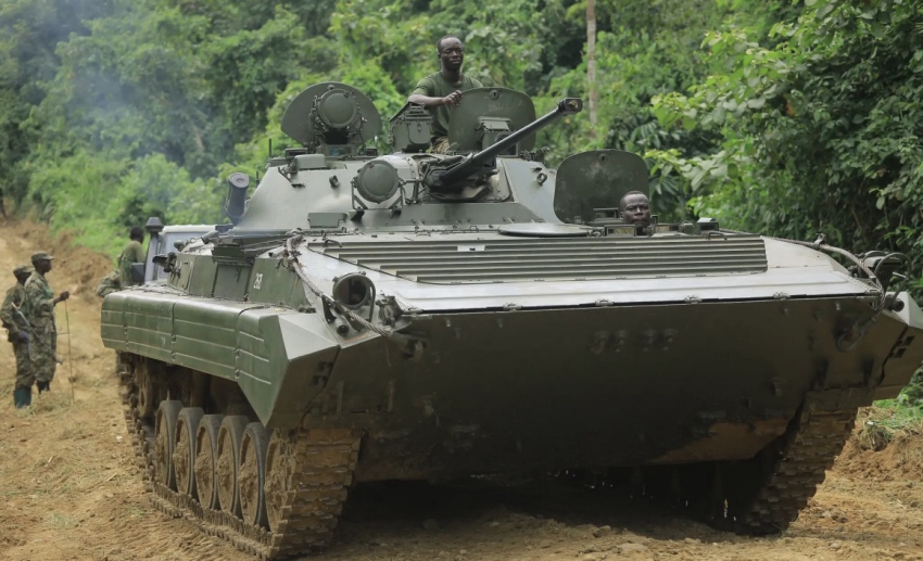 Des soldats ougandais en patrouille dans un district du Nord-Kivu, au Congo, le 8 décembre.Crédit...Sebastien Kitsa Musayi/Agence France-Presse 