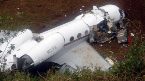 Une photo d'un avion qui s'etait écrasé près de l'aéroport de Bukavu, en RDC, avait tué trois personnes, le 12 février 2012. Un avion militaire de la RDC s'est écrasé, avec 30 morts redoutés