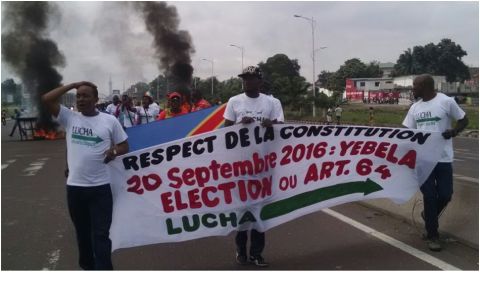 Des activistes pro-démocratie manifestent contre les reports des élections, à Kinshasa, capitale de la République démocratique du Congo, le 19 septembre 2016
